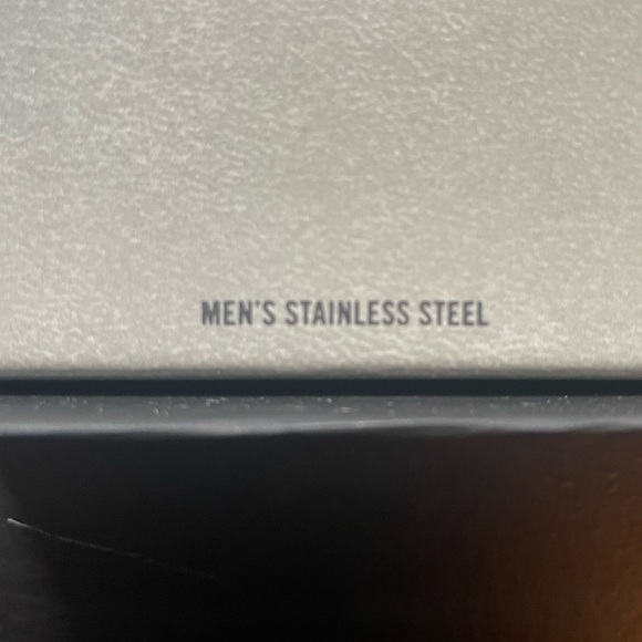 NWT Men’s Vantage Cross Necklace - Picture 5 of 6